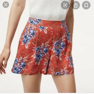 LOFT Petite Floral Pleated Shorts